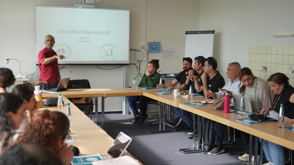 Akademie/20260911/Start des Qualifizierungsprogramms f&uuml;r Kurdisch-Lehrkr&auml;fte in Bremen (16).png